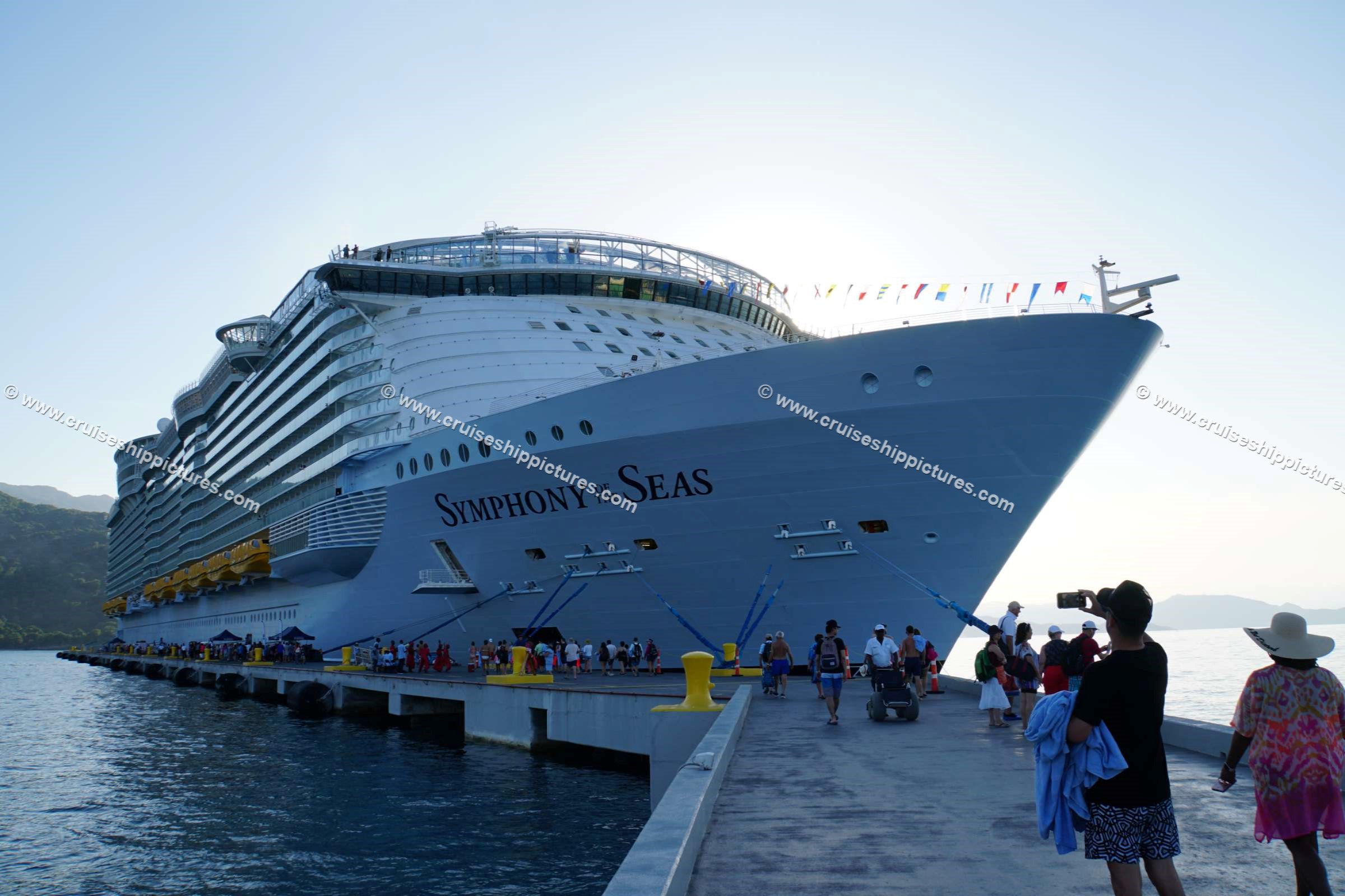 SymphonyoftheSeasLabadee_2